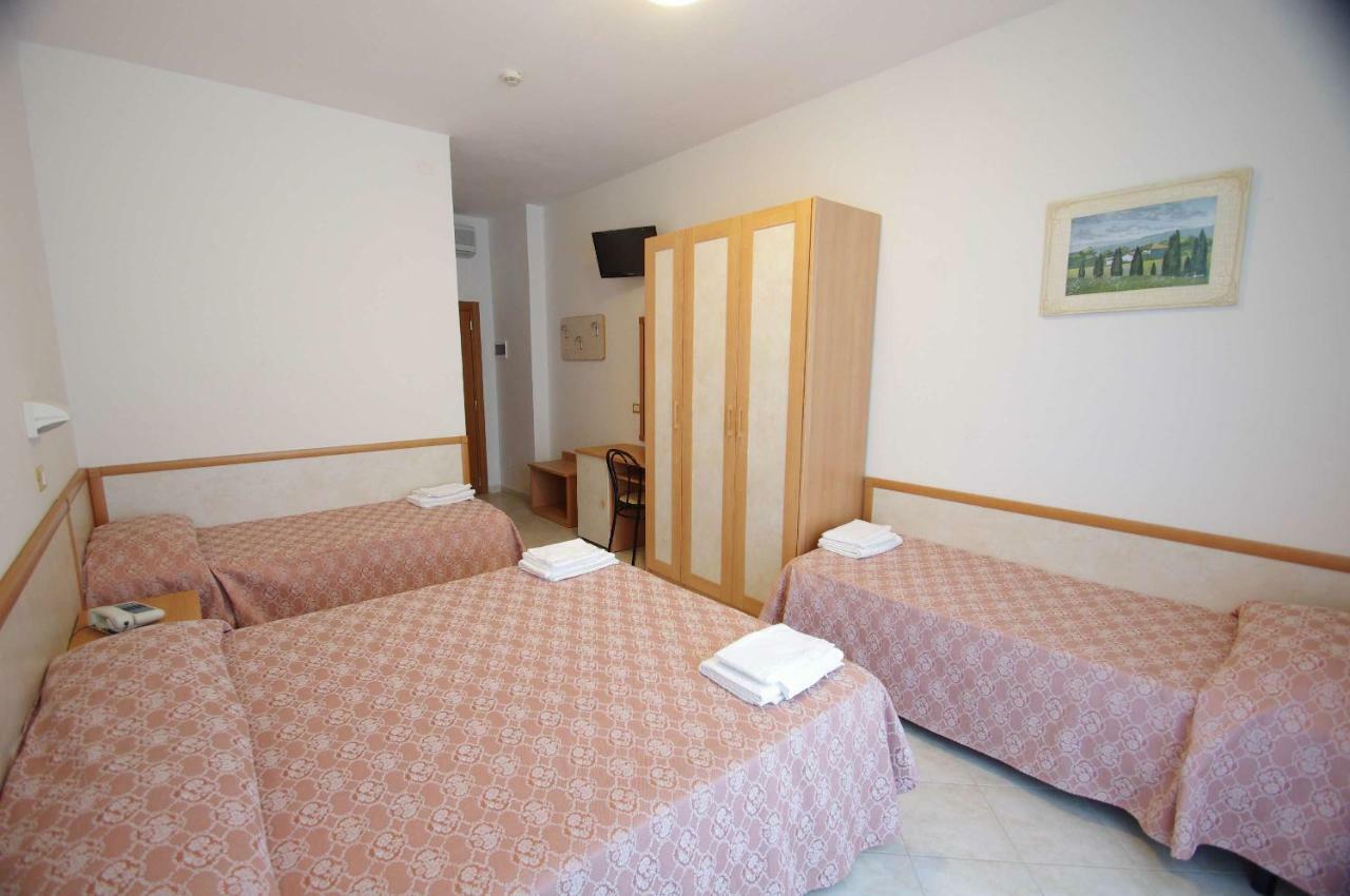 Hotel Calipso Llido Degli Estensi Bagian luar foto